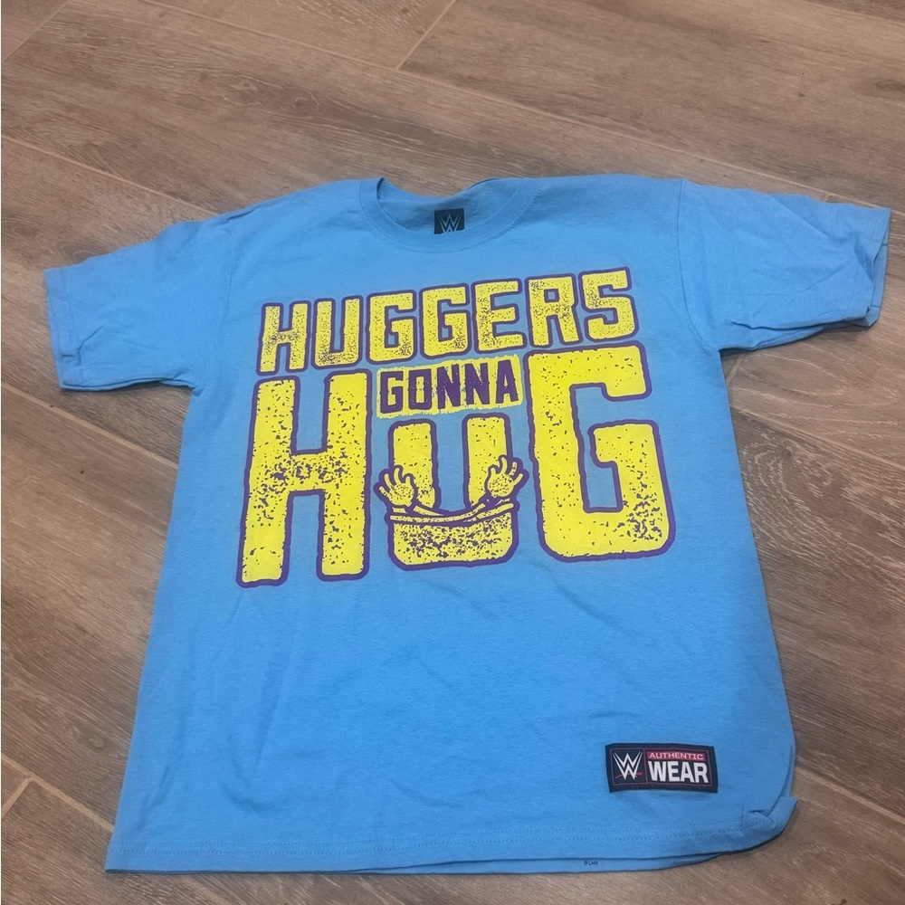 WWE BAYLEY “ A Huggers Gonna Hug” youth large t shirt new